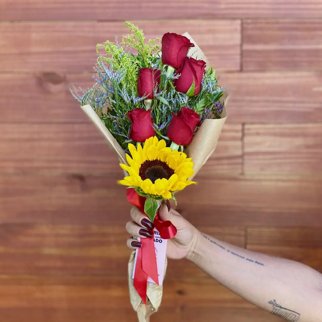 Buque de rosas vermelhas rosas vermelhas