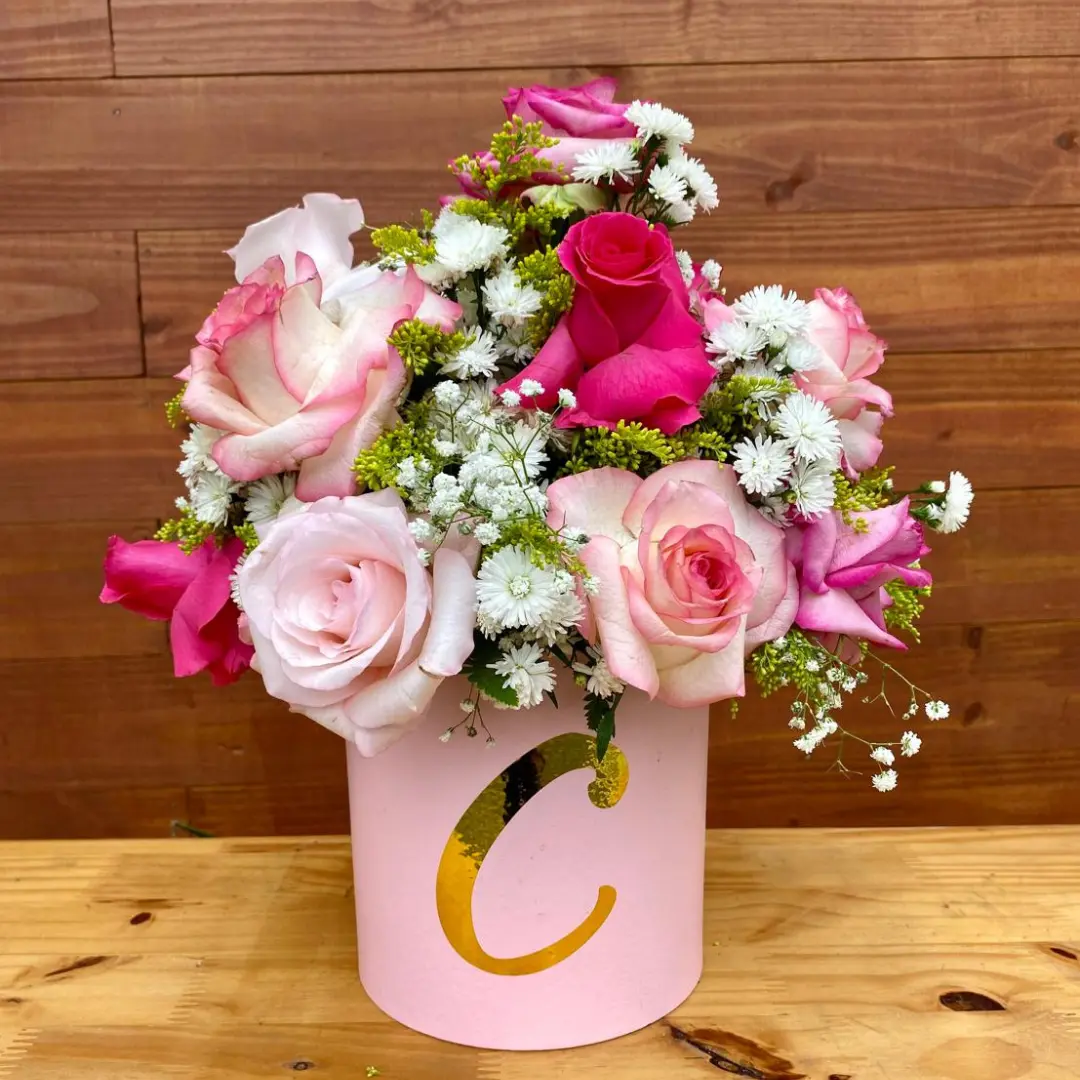Box com 12 rosas mistas floricultura em florianopolis